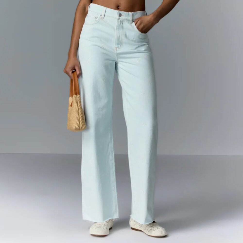 LE JEAN High-Rise Wide-Leg Bow Embroidery Denim Jeans in Arctic Blue, Size 31